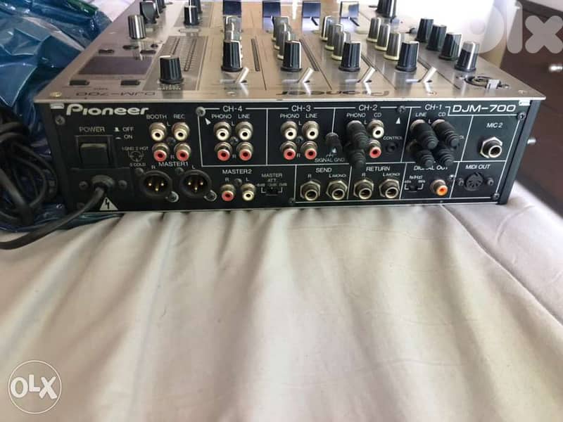 Mixer Pioneer DJM-700 1