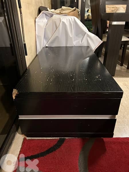 table for living room with closet for sale 2