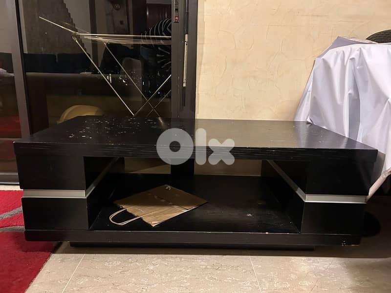 table for living room with closet for sale 3