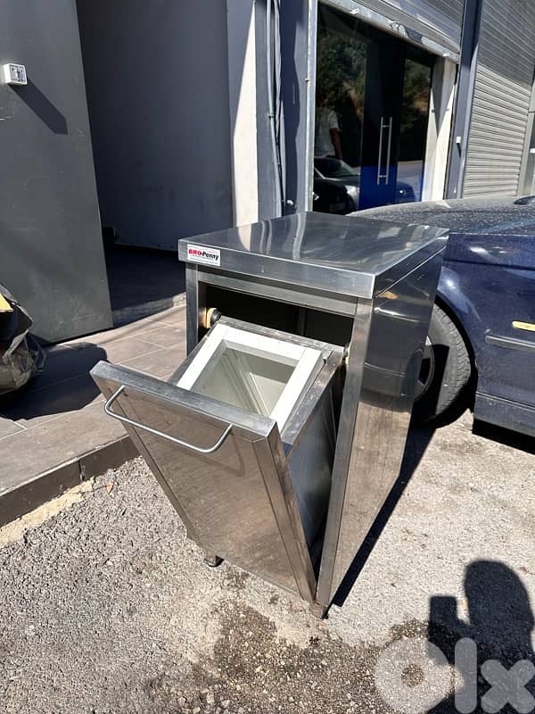 Kitchen & bar equipment for sale in great condition. 15