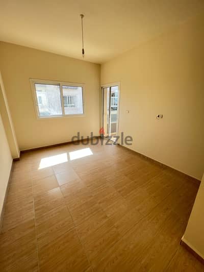 Apartment with Breathtaking Views in Btouratij, Al Koura