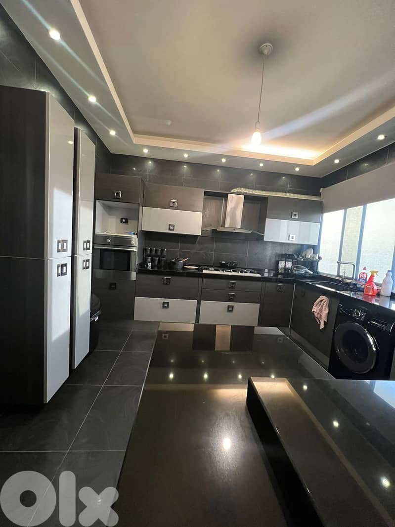 HIGH-END APARTMENT IN AIN EL REMMANEH PRIME (200Sq) 3 BEDS, (AR-137) 0