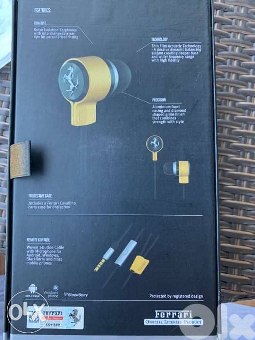 FERRARI T150 earphones 1
