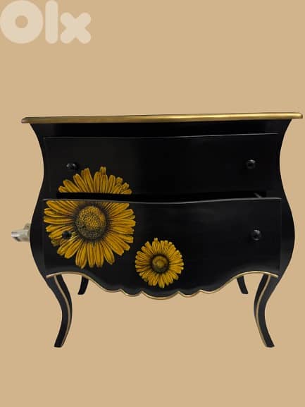 Black Flower Console 1