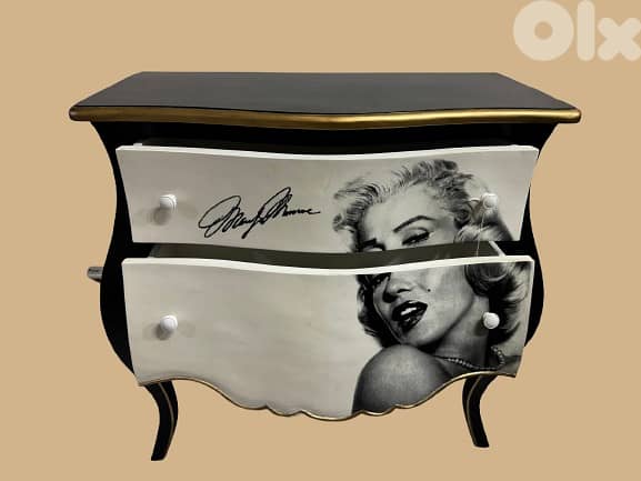 Marilyn Monroe Console 2