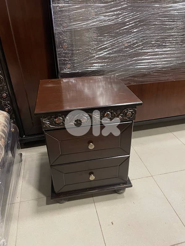 غرفة نوم كاملة مستعملة شبه جديدة 4