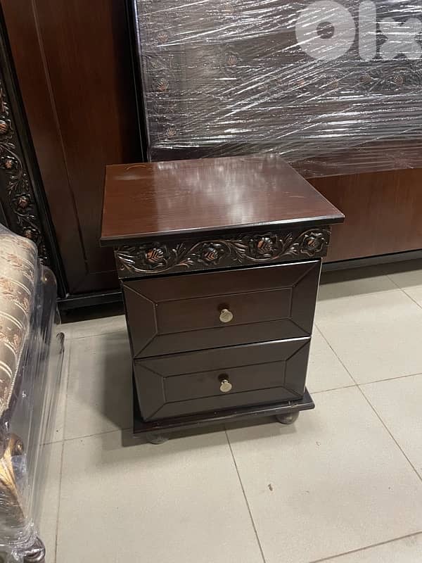 غرفة نوم كاملة مستعملة شبه جديدة 5