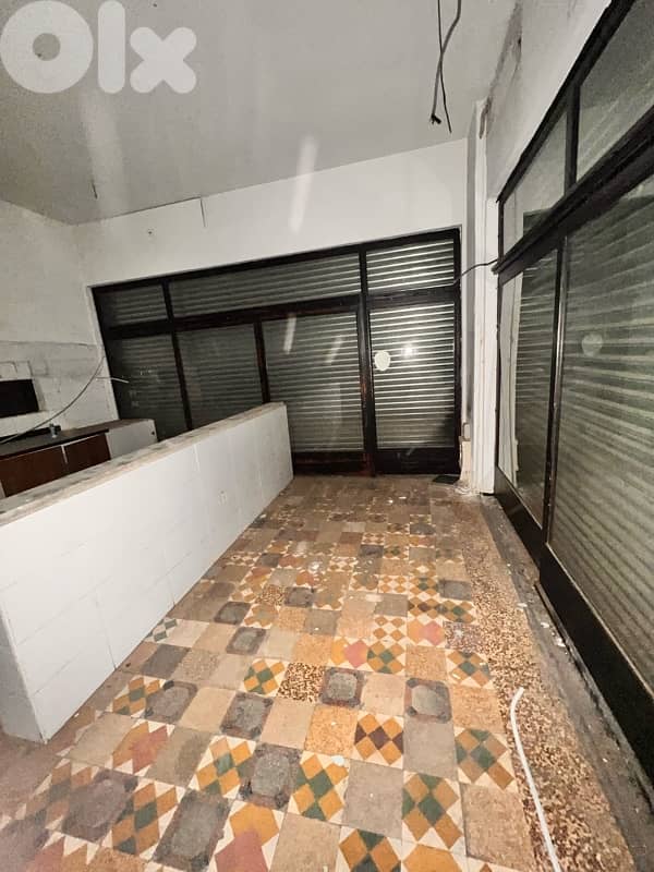 Commercial Store For Rent In Achrafieh 0