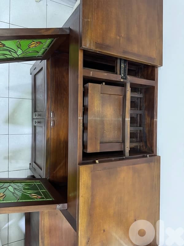 Stained Glass Bar Cabinet 3