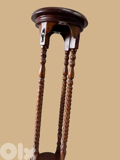 Wood Pedestal Stand