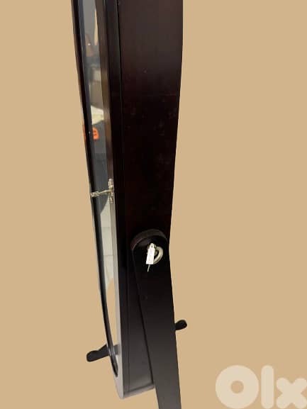 Standing Mirror with Hidden Jewelry Storage 1