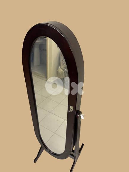 Standing Mirror with Hidden Jewelry Storage 2