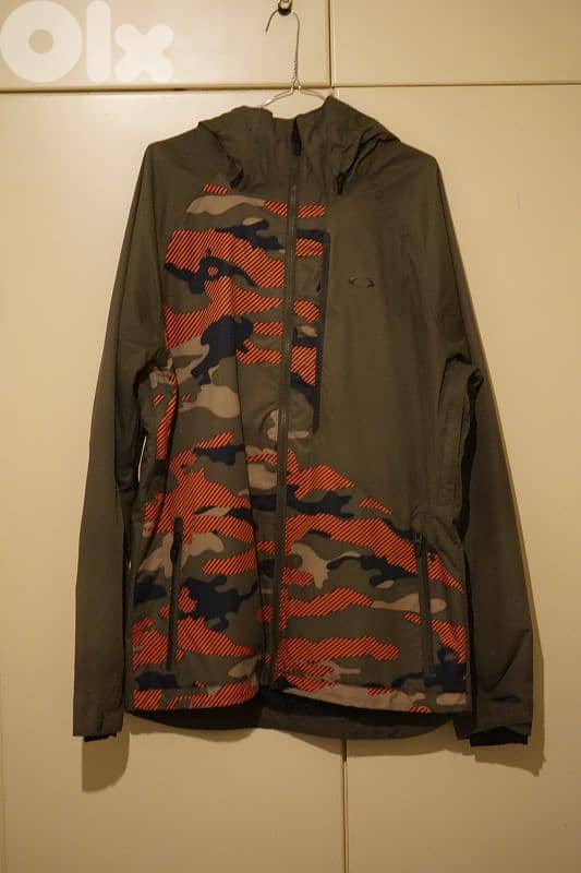 Ski / Snowboard Jackets (check the seller ads for detailed prices) 15