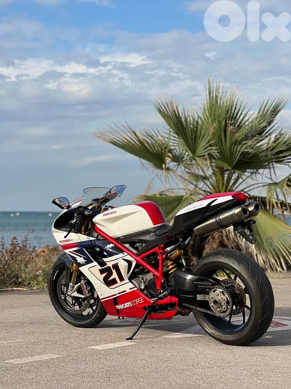 1098 R  troy bayliss edition 10