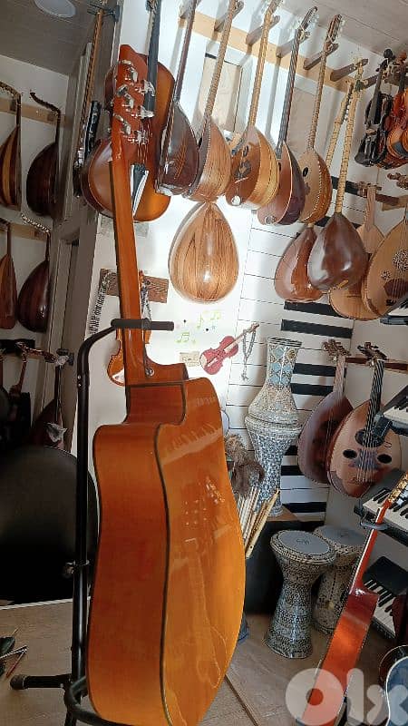 acoustic guitar mahogani wood and spruce 2