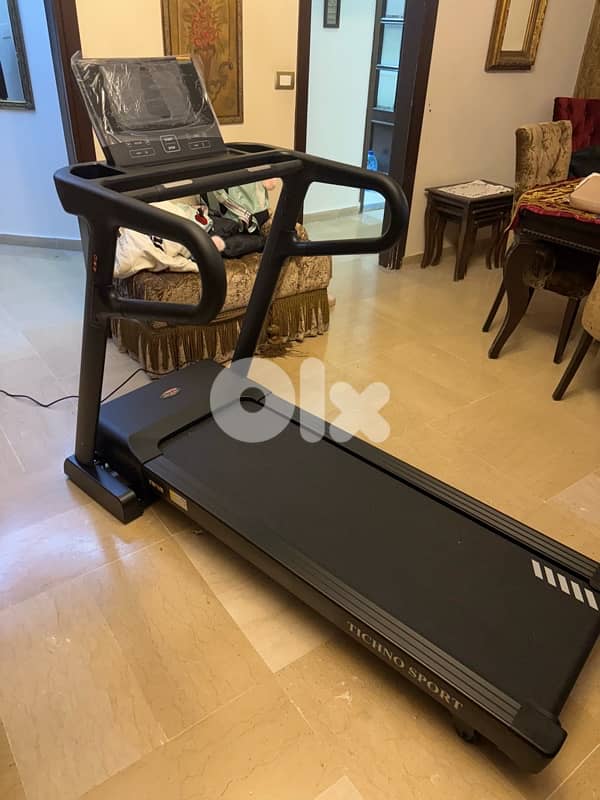 Motorized treadmill with tv (WIFI) 2