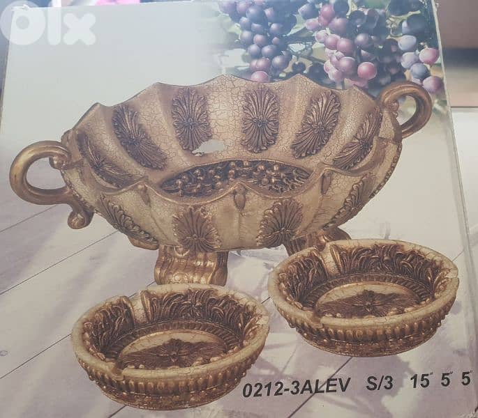 جاط ومنفضتين - A bowl and two ashtrays 0