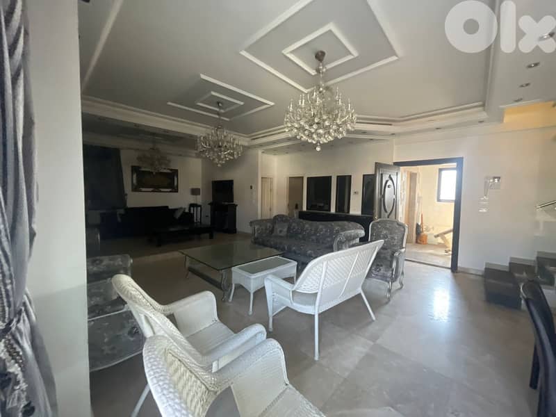 SPACIOUS APARTMENT IN VERDUN PRIME (200SQ) 3 BEDROOMS , (BT-768) 0