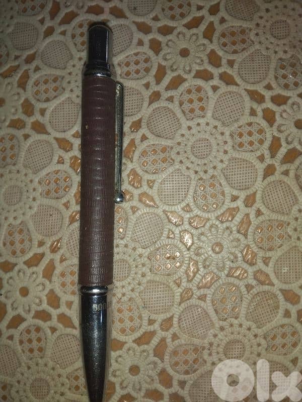Anthony Bonja Pen used needs refill 3