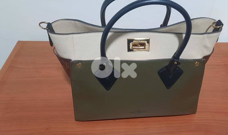 Handbag sac Louis Vuitton. جزدان 0