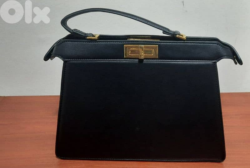 Handbag sac Fendi black. جزدان اسود 0
