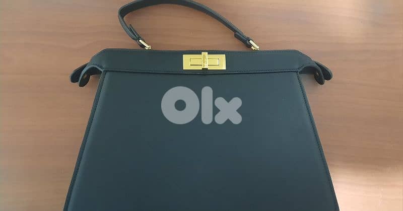 Handbag sac Fendi black. جزدان اسود 6