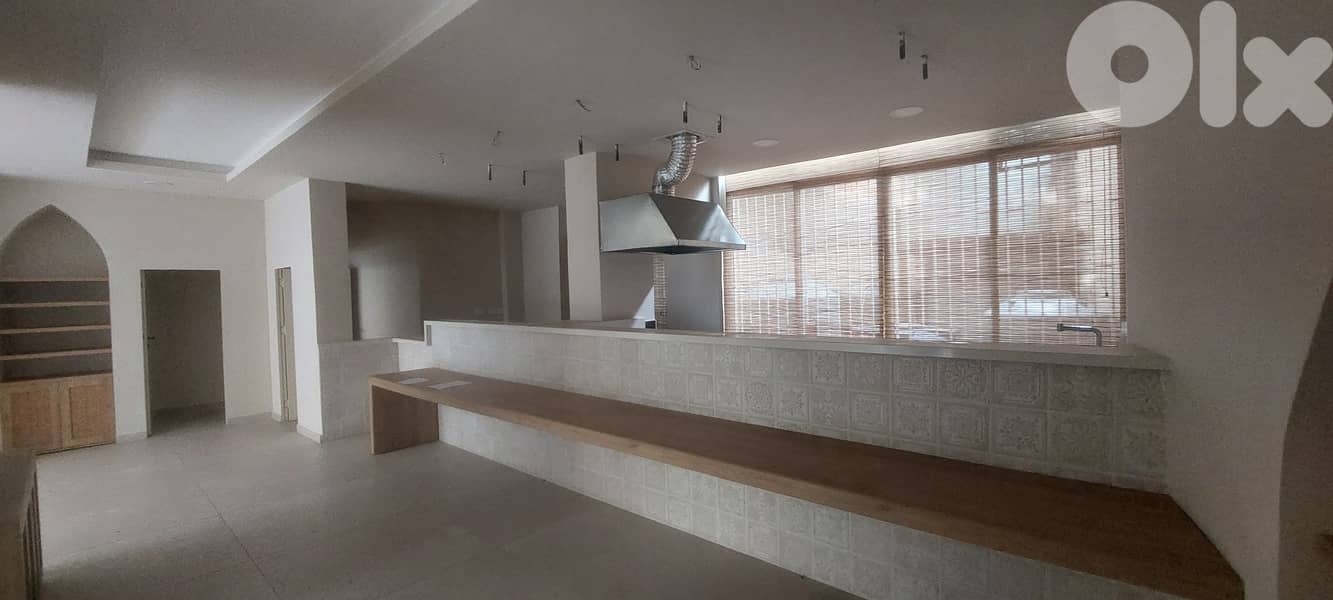 Restaurant for rent in Badaro مطعم للايجار في بدارو 0
