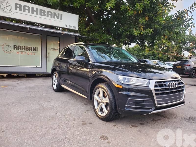 Audi Q5 2018 clean car cax 0