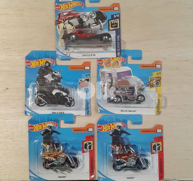 Hot Wheels (2018) diecast car model 1;64. 0