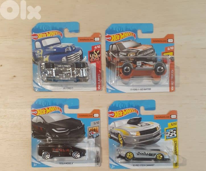 Hot Wheels (2018) diecast car model 1;64. 3