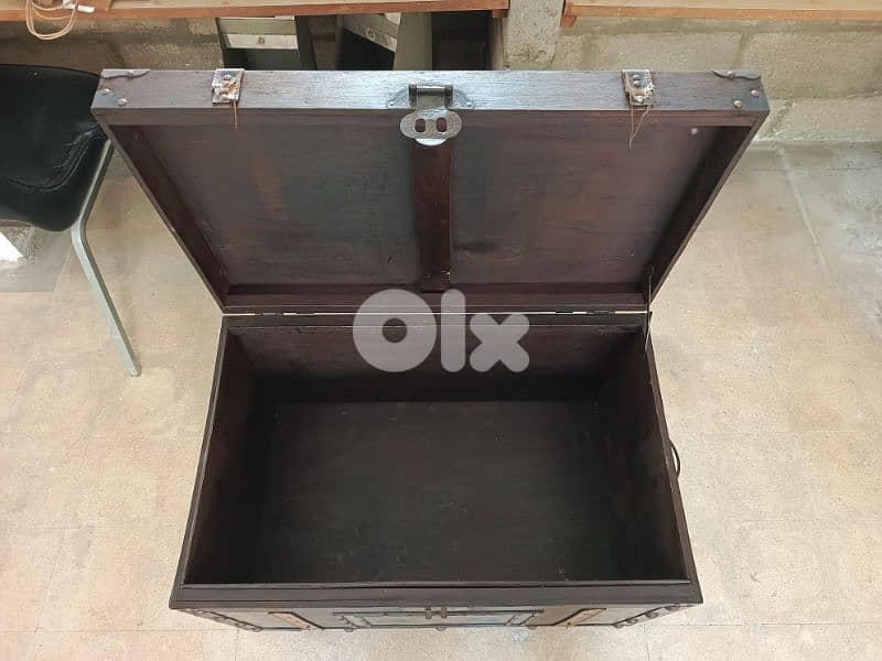 Vintage travel trunk 1