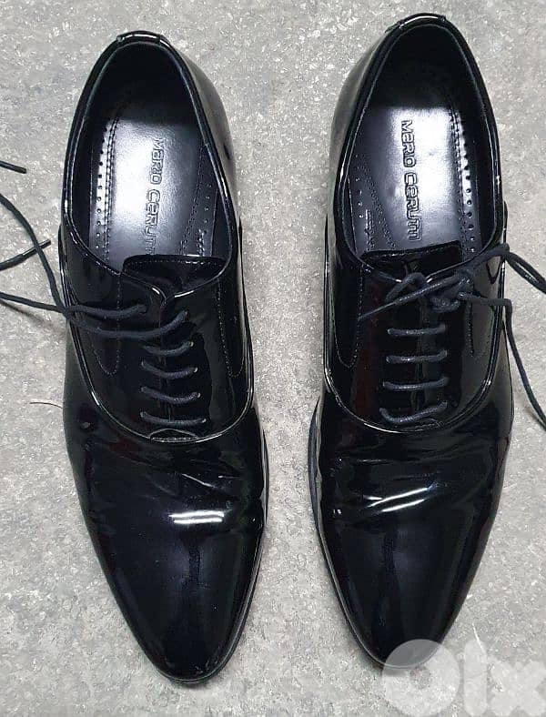 Mario cerutti  n 41 like new  shiny black 8$ beyrot ashrafiye 03723895 3