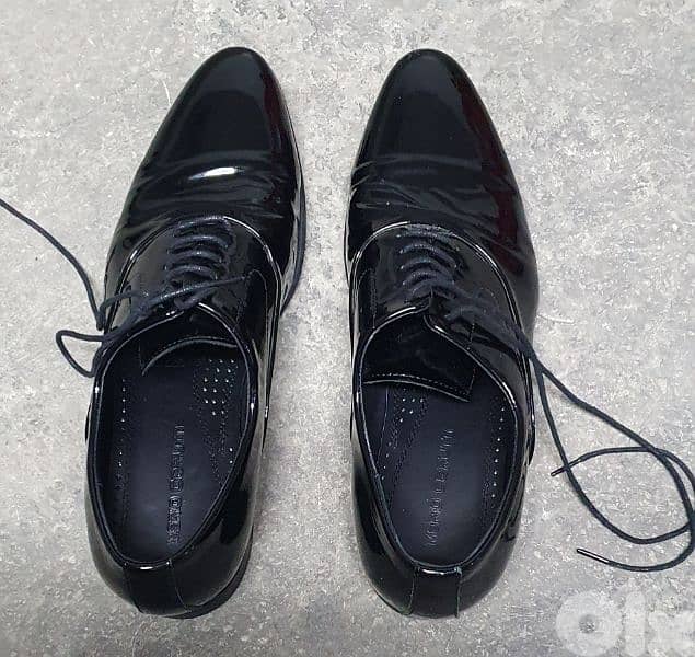 Mario cerutti  n 41 like new  shiny black 8$ beyrot ashrafiye 03723895 6