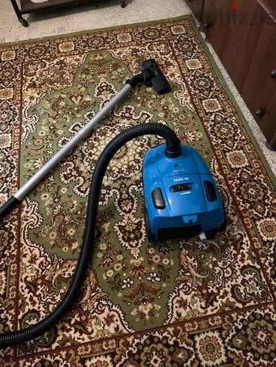 مكنسة كهربائية للبيع
