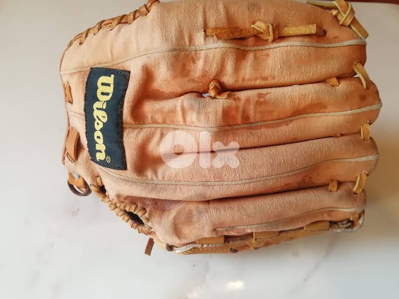 Wilson Baseball large leather glove plus ball 1
