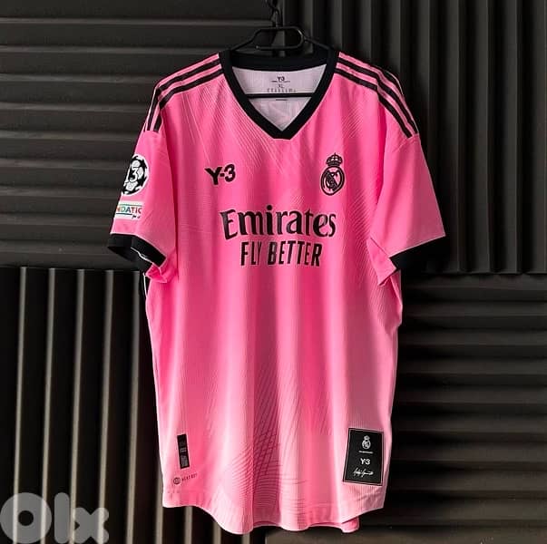 Real Madrid 2021/22 Y - 3 goalkeeper courtois adidas kit 0