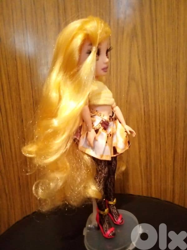 RAINBOW HIGH SHERYL MEYER OMG As new Big doll articulated +Shoes=40$ 2