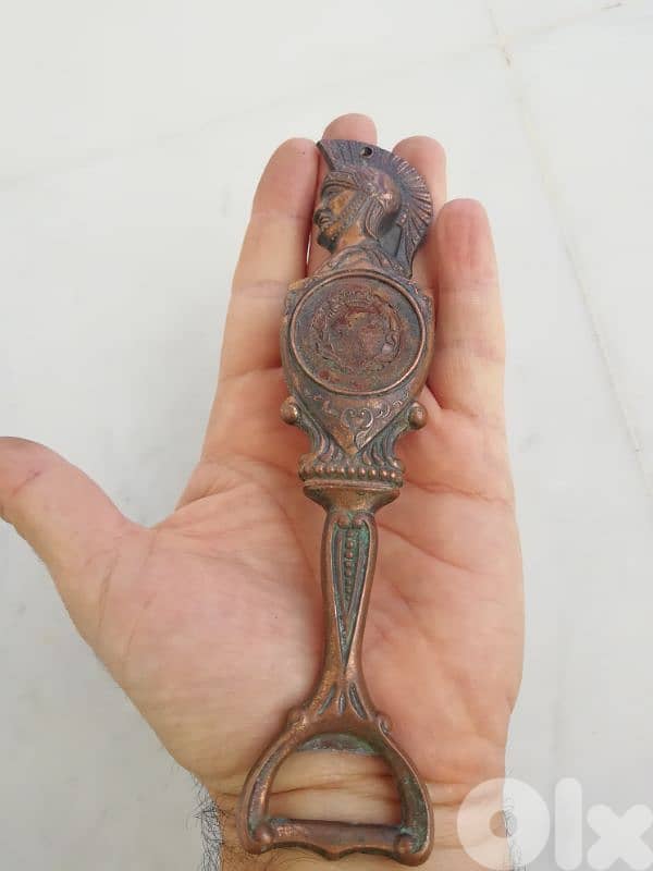 فتاحة قديمة 1