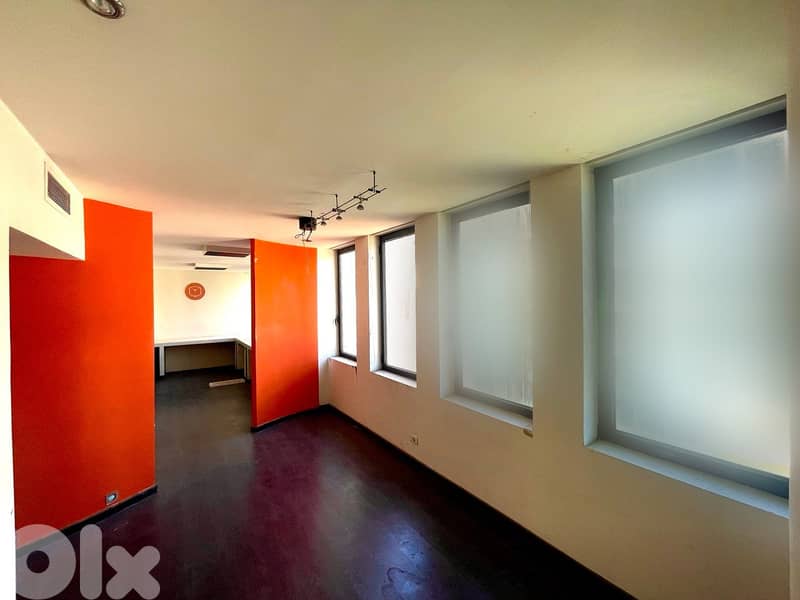 JH25-3821 Office 85m for rent in Achrafieh – Beirut, $ 750 cash 0