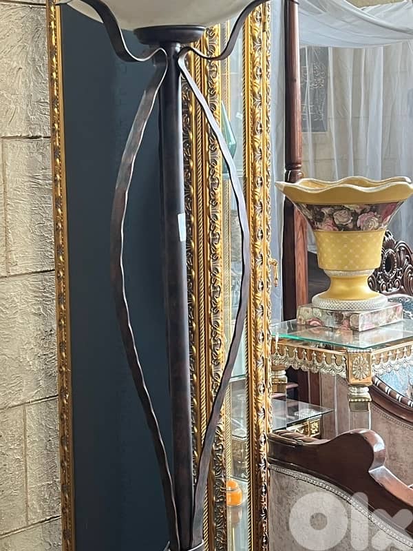 romaine style globe 1