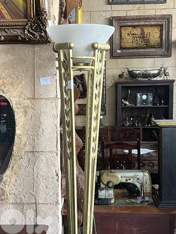 romaine style globe 4