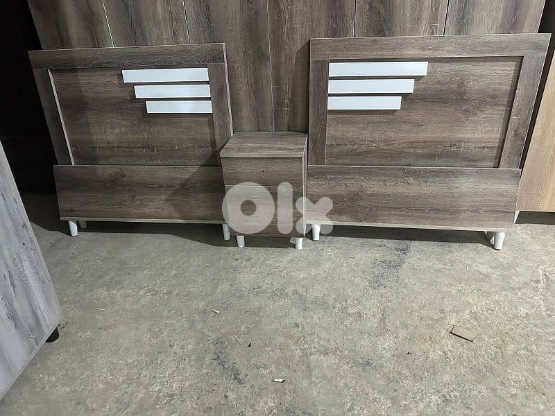 تختين مفرد عرض 100 مع كمود صغيرة 0