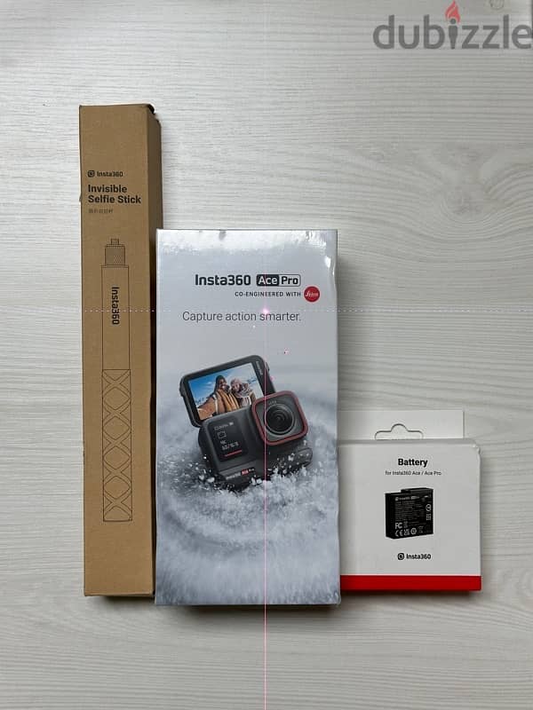 Insta360 AcePro with accessories 4