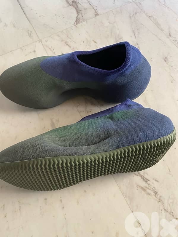 YEEZY Knit Runner Faded Azure 1