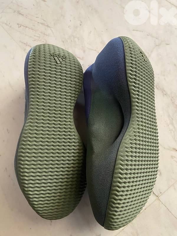 YEEZY Knit Runner Faded Azure 3