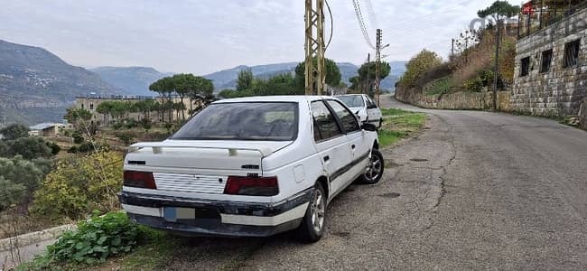 2x Peugeot 405 1990 سيارتين بيجو للبيع، 1 كسر