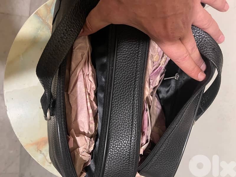 SELECTED weekend bag black brand new 9