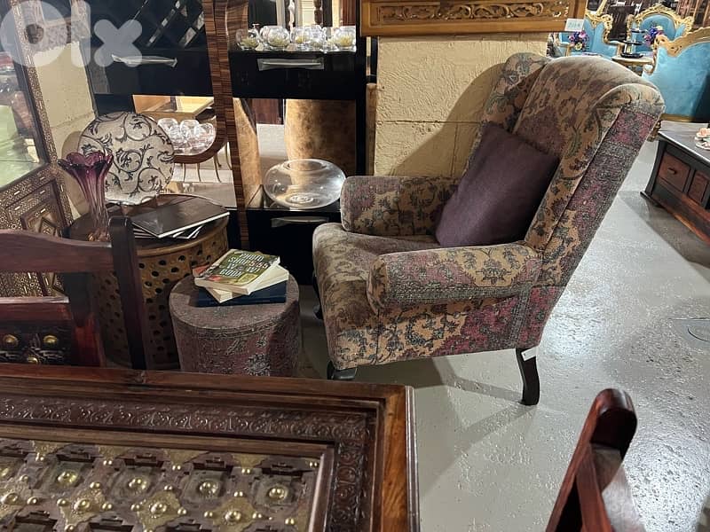 arm chair with pouf chair 1