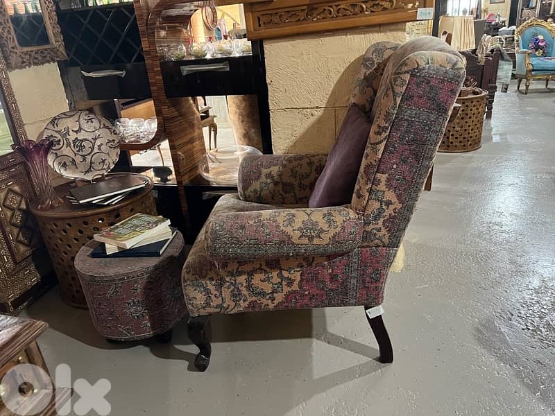 arm chair with pouf chair 4