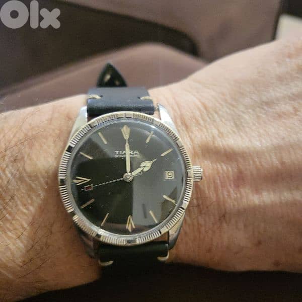 ساعه سويسرية كتير حلوي عل لبس 0